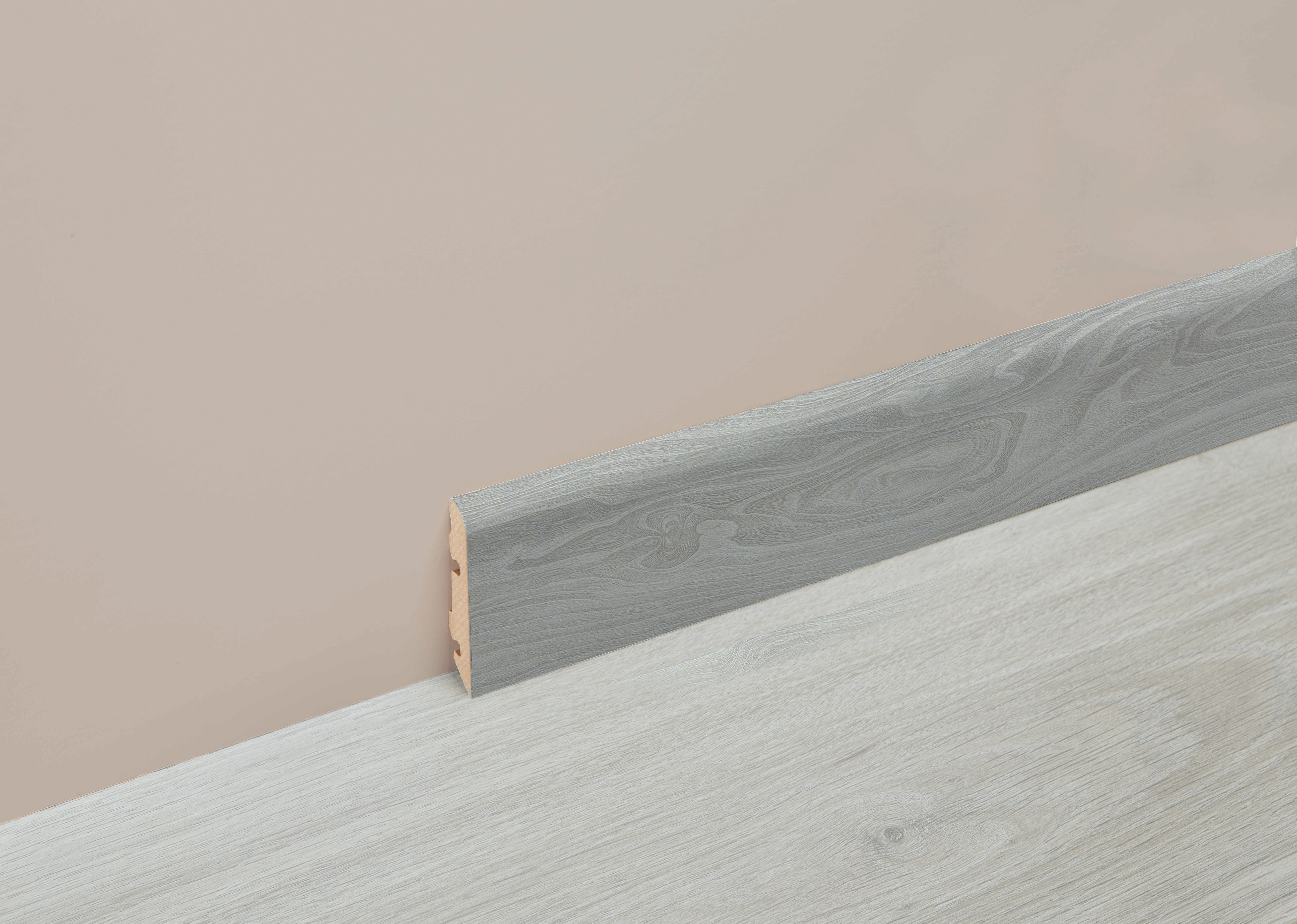 Plinthe 60 Chicago Elm 2,4M Sol haute pression 2400x12x60mm - 9,6M2/